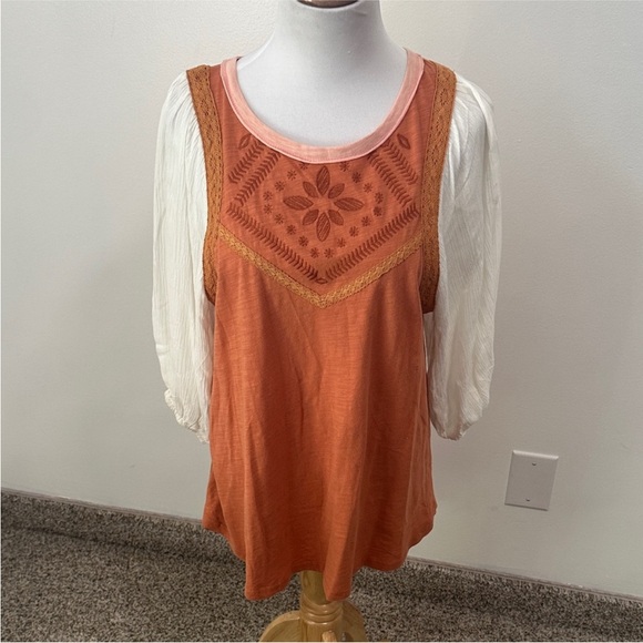 🦋 Bundle of 5 Woman’s Blouses Size Medium - Picture 5 of 8